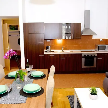 Gozsdu Court Budapest-3
